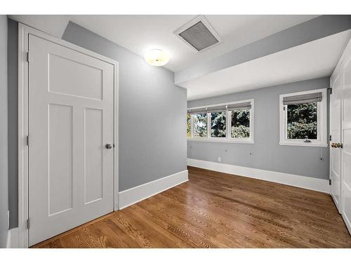 717 Royal Avenue Sw, Calgary, AB - Indoor Photo Showing Other Room