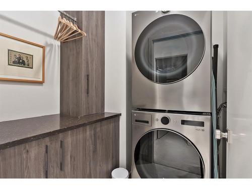 3925 15A Street Sw, Calgary, AB - Indoor Photo Showing Laundry Room