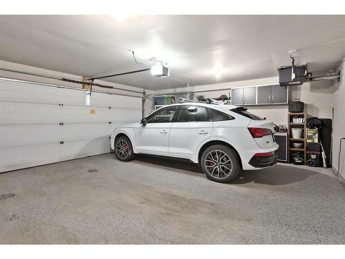 3925 15A Street Sw, Calgary, AB - Indoor Photo Showing Garage