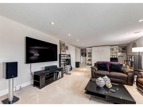4623 Norquay Drive Nw, Calgary, AB - Indoor Photo Showing Living Room