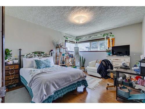 5113 56 Avenue, Olds, AB - Indoor Photo Showing Bedroom