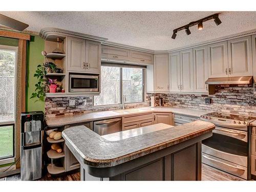 135 Ranch Estates Place Nw, Calgary, AB - Indoor Photo Showing Kitchen