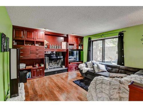 135 Ranch Estates Place Nw, Calgary, AB - Indoor Photo Showing Living Room