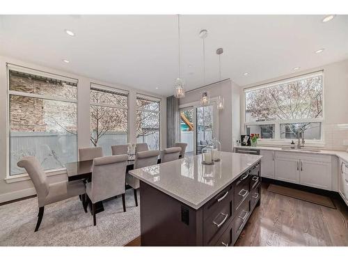1809 Broadview Road Nw, Calgary, AB - Indoor Photo Showing Kitchen