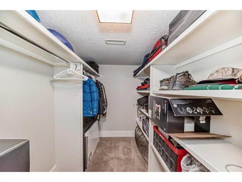 1809 Broadview Road Nw, Calgary, AB - Indoor With Storage