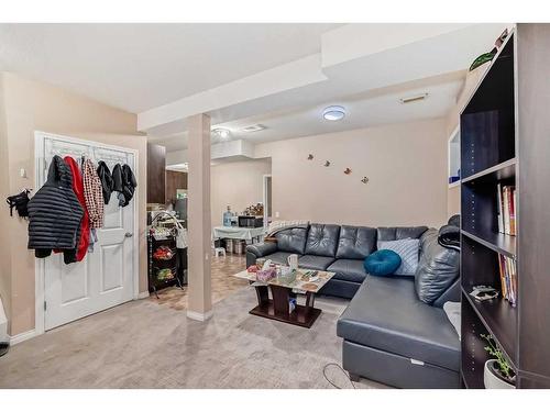 50 Skyview Shores Crescent Ne, Calgary, AB - Indoor Photo Showing Living Room