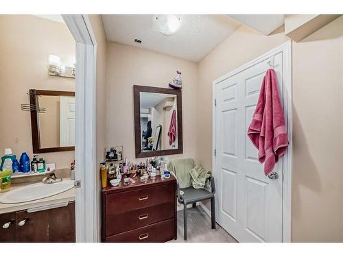 50 Skyview Shores Crescent Ne, Calgary, AB - Indoor Photo Showing Bathroom