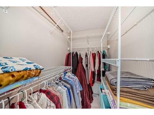 136 Hampstead Circle Nw, Calgary, AB - Indoor With Storage