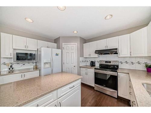 136 Hampstead Circle Nw, Calgary, AB - Indoor Photo Showing Kitchen