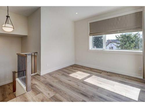 521 18A Street Nw, Calgary, AB - Indoor Photo Showing Other Room