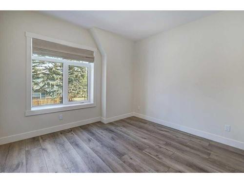 521 18A Street Nw, Calgary, AB - Indoor Photo Showing Other Room