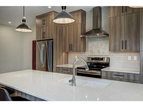 521 18A Street Nw, Calgary, AB - Indoor Photo Showing Kitchen With Stainless Steel Kitchen With Upgraded Kitchen