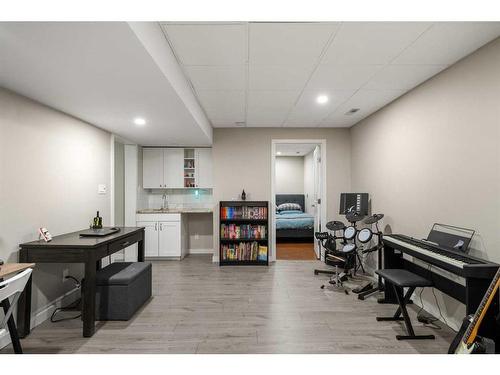 1048 Deer River Circle Se, Calgary, AB - Indoor