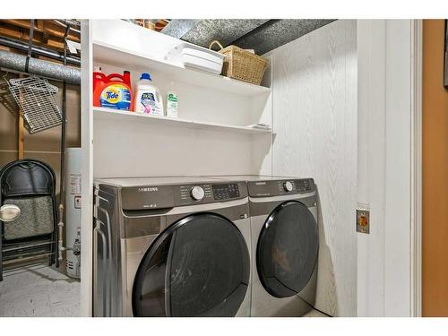 2331 Paliswood Road Sw, Calgary, AB - Indoor Photo Showing Laundry Room