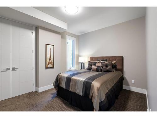 1822 18A Street Sw, Calgary, AB - Indoor Photo Showing Bedroom