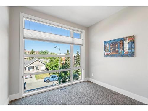 1822 18A Street Sw, Calgary, AB - Indoor Photo Showing Other Room