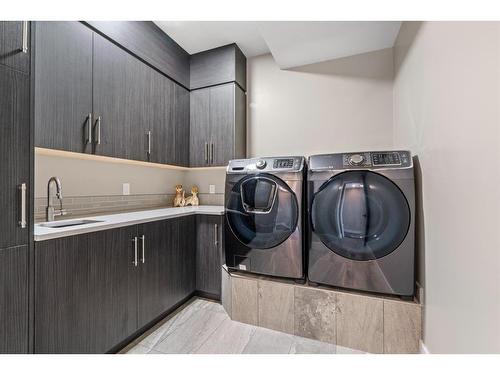 1822 18A Street Sw, Calgary, AB - Indoor Photo Showing Laundry Room
