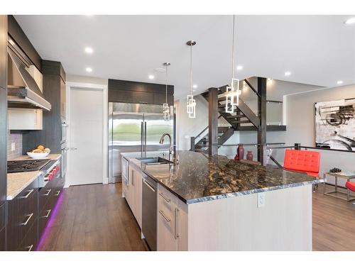 1822 18A Street Sw, Calgary, AB - Indoor Photo Showing Kitchen With Upgraded Kitchen