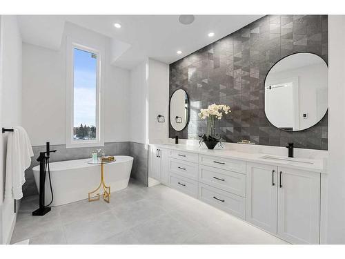 2731 43 Street Sw, Calgary, AB - Indoor Photo Showing Bathroom