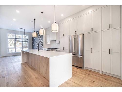 2731 43 Street Sw, Calgary, AB - Indoor Photo Showing Kitchen With Upgraded Kitchen