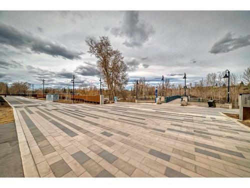 246-222 Riverfront Avenue Sw, Calgary, AB - Outdoor