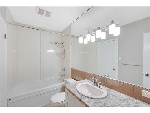 6 Butler Crescent Nw, Calgary, AB - Indoor Photo Showing Bathroom