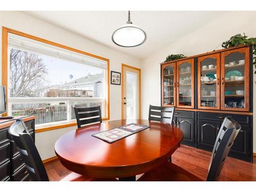 4 West Terrace Drive, Cochrane, AB - Indoor Photo Showing Dining Room