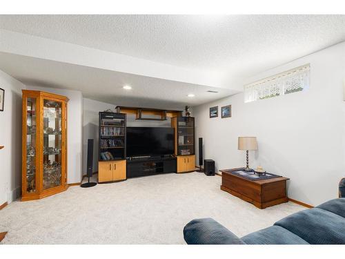 4 West Terrace Drive, Cochrane, AB - Indoor Photo Showing Other Room