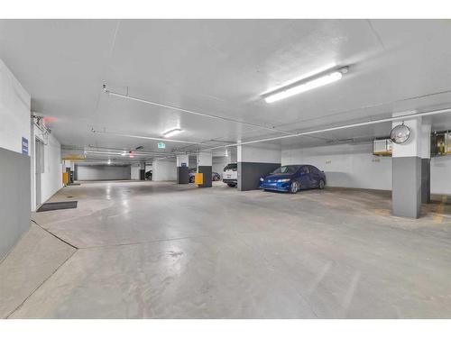 308-519 Riverfront Avenue Se, Calgary, AB - Indoor Photo Showing Garage