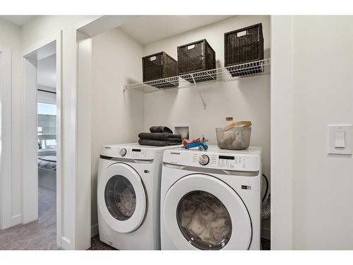 209 Dieppe Drive Sw, Calgary, AB - Indoor Photo Showing Laundry Room