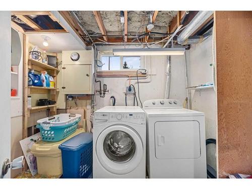 52 Hobart Road Sw, Calgary, AB - Indoor Photo Showing Laundry Room