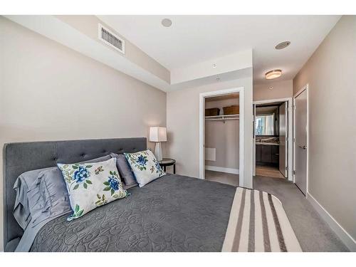 1908-510 6 Avenue Se, Calgary, AB - Indoor Photo Showing Bedroom