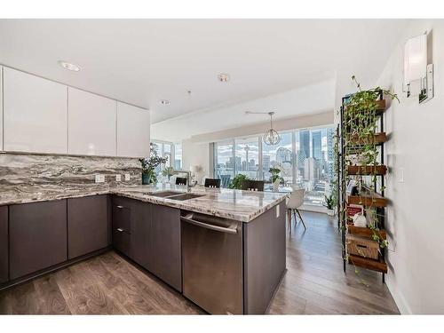 1908-510 6 Avenue Se, Calgary, AB - Indoor Photo Showing Kitchen