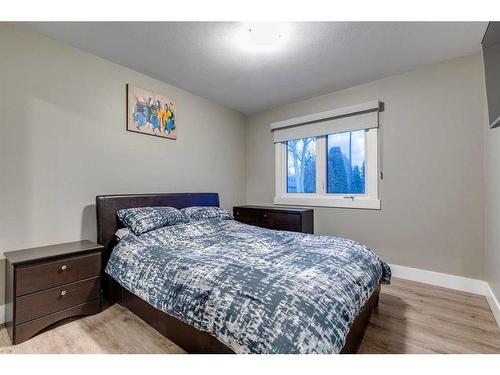 508 Willow Park Drive Se, Calgary, AB - Indoor Photo Showing Bedroom
