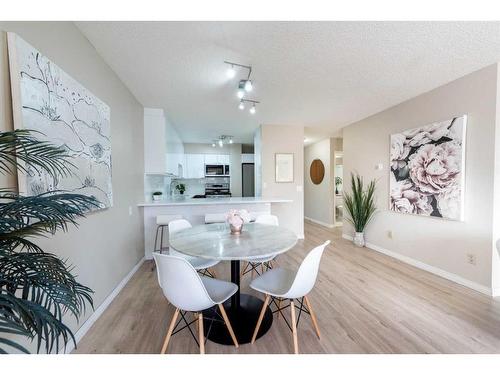 203-330 15 Avenue Sw, Calgary, AB - Indoor Photo Showing Dining Room