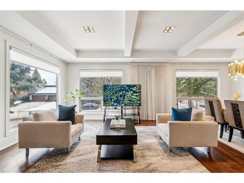228 Pump Hill Gardens Sw, Calgary, AB - Indoor Photo Showing Living Room