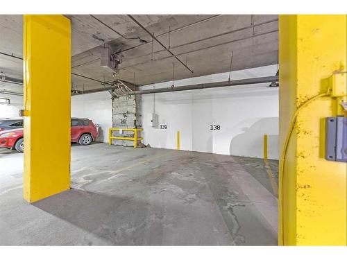 1103-924 14 Avenue Sw, Calgary, AB - Indoor Photo Showing Garage