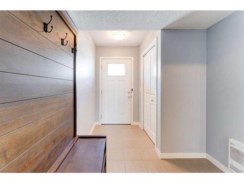 38 Copperstone Common Se, Calgary, AB - Indoor Photo Showing Other Room