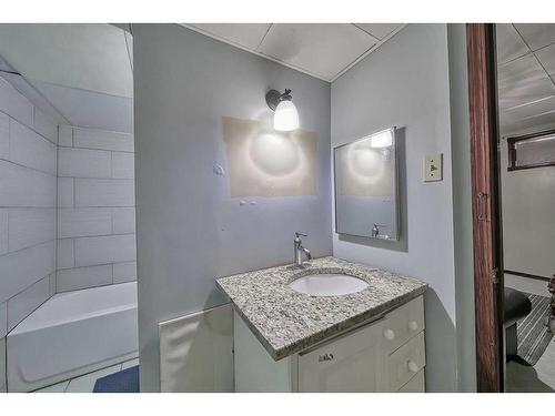 36 Falshire Close Ne, Calgary, AB - Indoor Photo Showing Bathroom