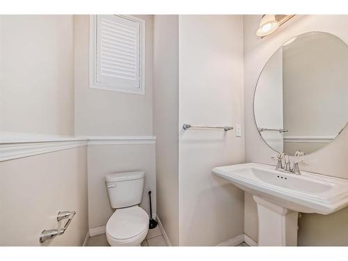 136 Windford Rise Sw, Airdrie, AB - Indoor Photo Showing Bathroom
