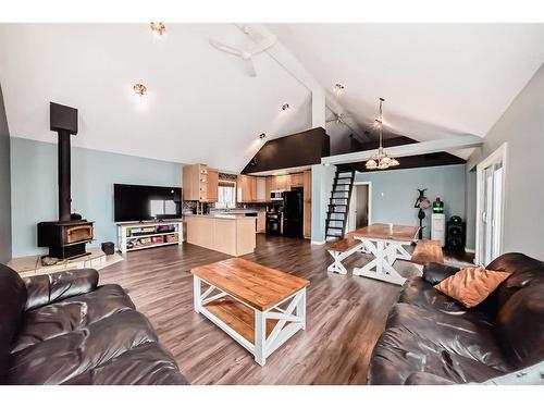 63 Sands Street, Rochon Sands, AB - Indoor Photo Showing Living Room