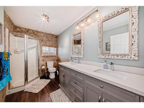 63 Sands Street, Rochon Sands, AB - Indoor Photo Showing Bedroom