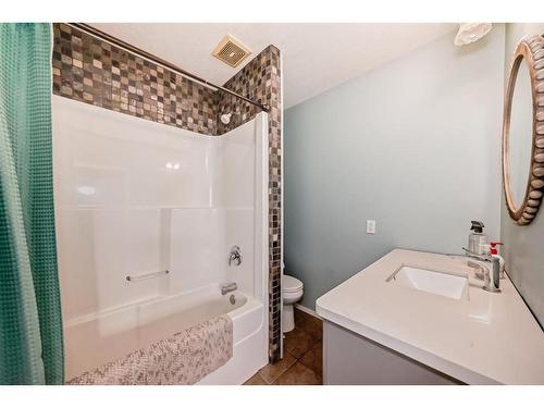 63 Sands Street, Rochon Sands, AB - Indoor Photo Showing Bathroom