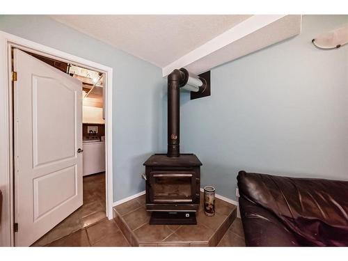 63 Sands Street, Rochon Sands, AB - Indoor Photo Showing Bedroom