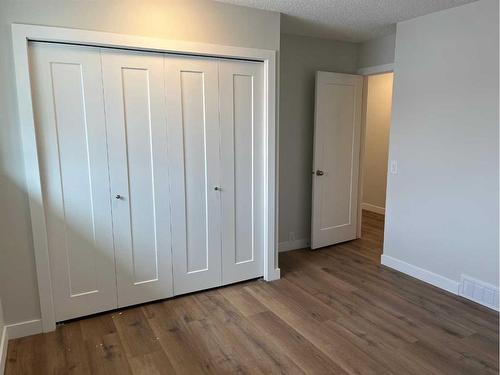 264 Bracewood Road Sw, Calgary, AB - Indoor Photo Showing Other Room
