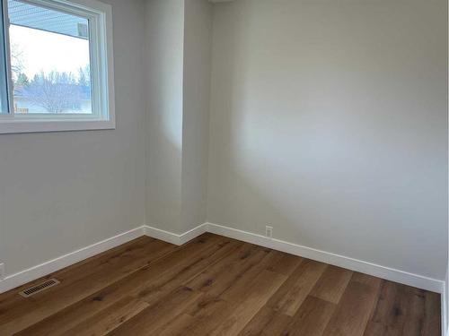264 Bracewood Road Sw, Calgary, AB - Indoor Photo Showing Other Room