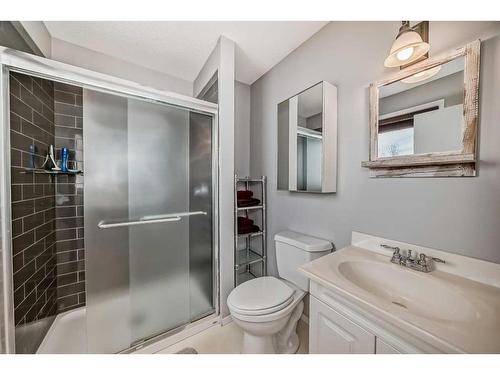 72 Parkwood Crescent, Strathmore, AB - Indoor Photo Showing Bathroom
