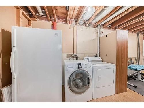 72 Parkwood Crescent, Strathmore, AB - Indoor Photo Showing Laundry Room
