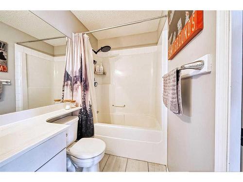 34 Cramond Crescent Se, Calgary, AB - Indoor Photo Showing Bathroom