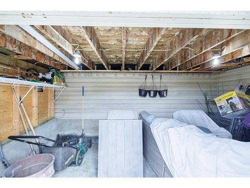 104 Prestwick Manor Se, Calgary, AB - Indoor Photo Showing Garage